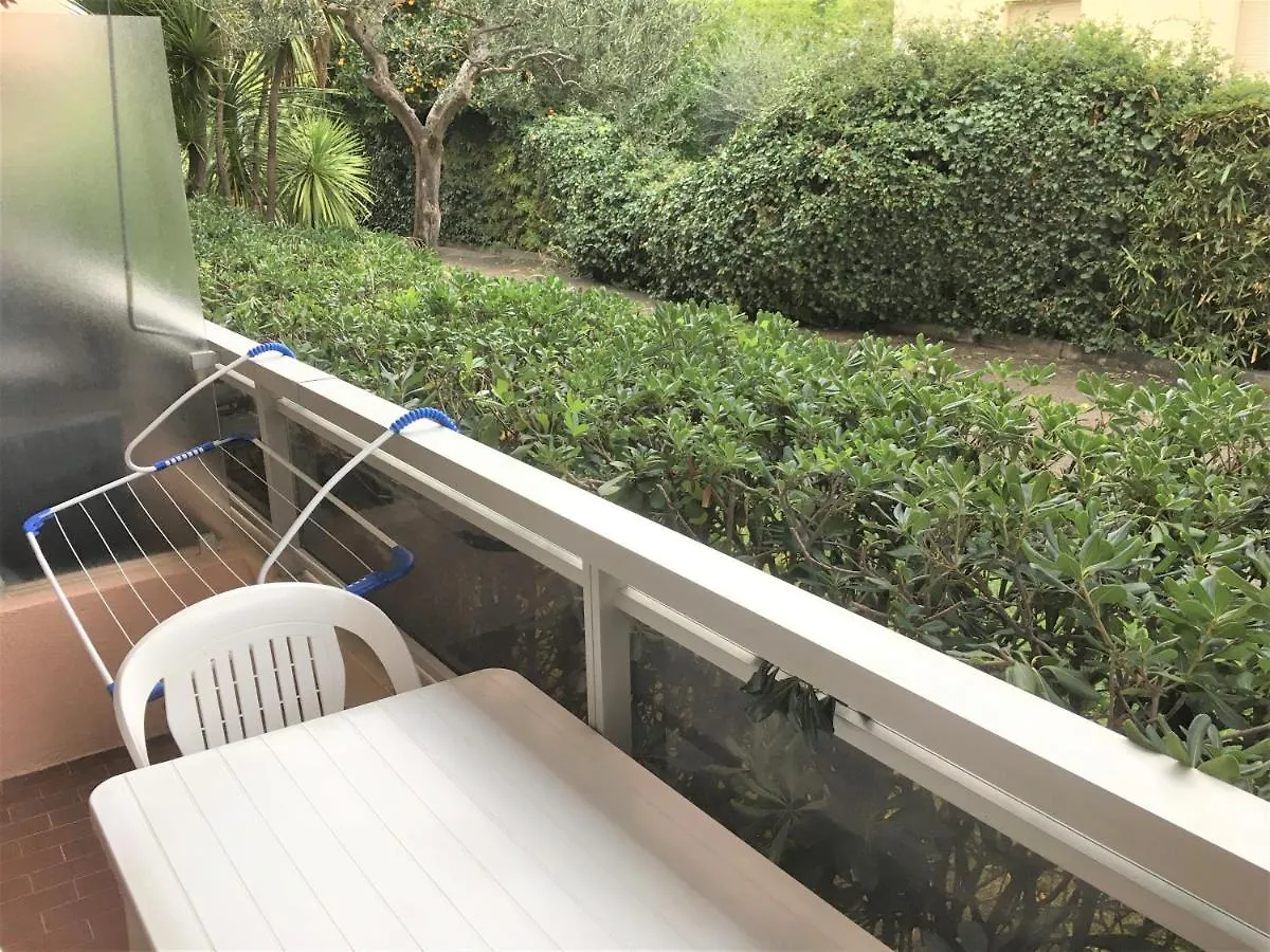Apartment Studio Bord De Mer A Proximite Monaco Et Menton 2 Personnes A Roquebrune Cap Martin France